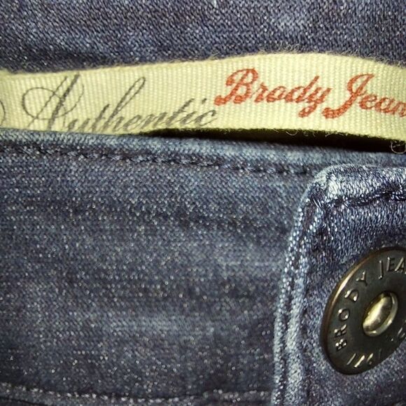 BRODY CAPRIS - Picture 4 of 10